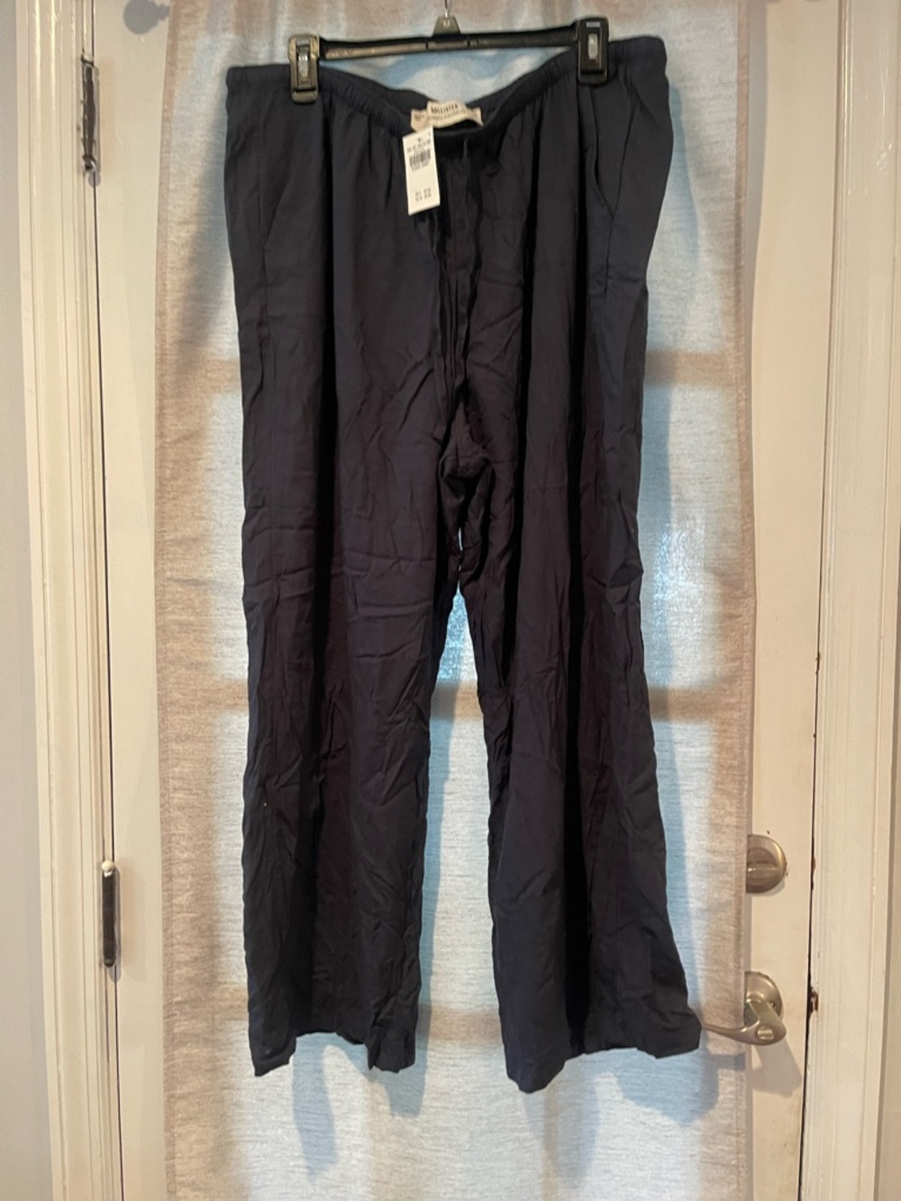 Hollister Women's Navy Drawstring Sweatpants